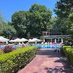 Excelsior Romantic 50m To The Апартаменти